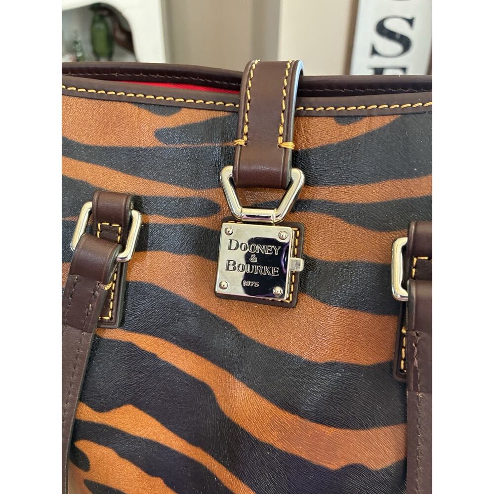 NEW Dooney & Bourke Handbag Tiger Animal Print Black Brown Silver Hardware - Picture 2 of 12